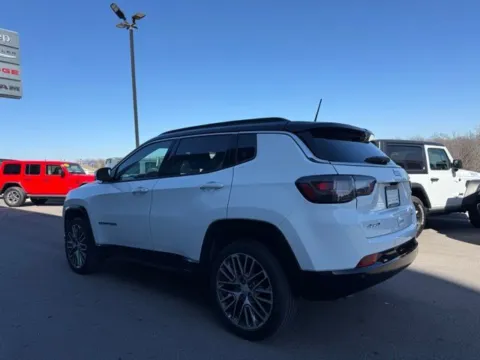 More photos of 2024 Jeep Compass Limited at Airport Chrysler Dodge Jeep Ram, MO