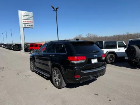 More photos of 2019 Jeep Grand Cherokee Overland at Airport Chrysler Dodge Jeep Ram, MO