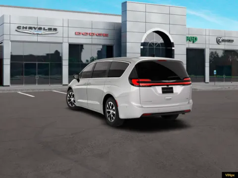 More photos of 2026 Chrysler Pacifica Select at Airport Chrysler Dodge Jeep Ram, MO