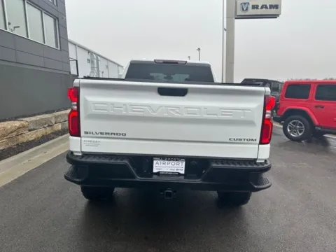 More photos of 2022 Chevrolet Silverado 1500 LTD Custom Trail Boss at Airport Chrysler Dodge Jeep Ram, MO