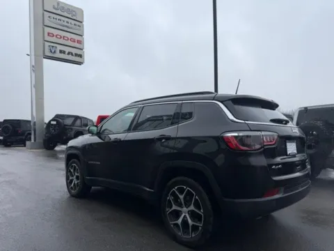 More photos of 2024 Jeep Compass Limited at Airport Chrysler Dodge Jeep Ram, MO