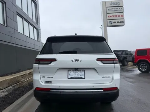 More photos of 2022 Jeep Grand Cherokee L Limited at Airport Chrysler Dodge Jeep Ram, MO