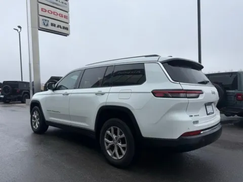 More photos of 2022 Jeep Grand Cherokee L Limited at Airport Chrysler Dodge Jeep Ram, MO
