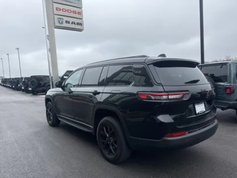 More photos of 2024 Jeep Grand Cherokee L Altitude at Airport Chrysler Dodge Jeep Ram, MO