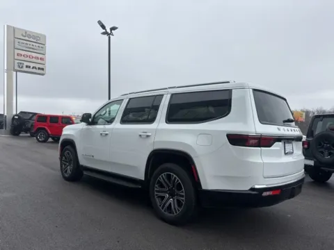 More photos of 2024 Jeep Wagoneer at Airport Chrysler Dodge Jeep Ram, MO