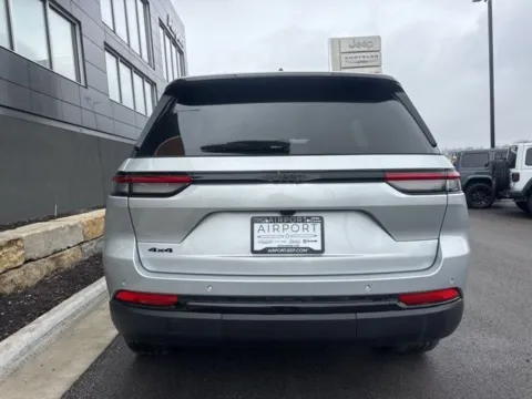 More photos of 2025 Jeep Grand Cherokee Altitude X at Airport Chrysler Dodge Jeep Ram, MO