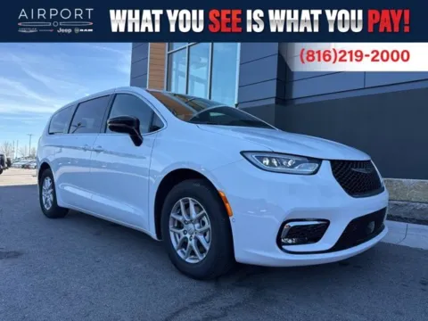 White 2026 Chrysler Pacifica Select for sale in Platte City, MO