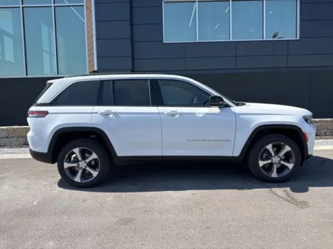 Photos of 2026 Jeep Grand Cherokee Limited for sale in Platte City, MO at Airport Chrysler Dodge Jeep Ram