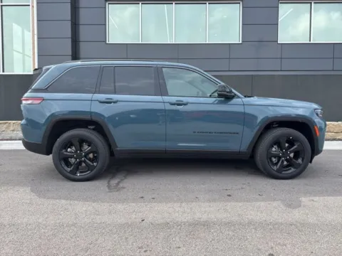 Photos of 2026 Jeep Grand Cherokee Limited for sale in Platte City, MO at Airport Chrysler Dodge Jeep Ram