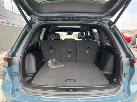 More photos of 2026 Jeep Grand Cherokee Limited at Airport Chrysler Dodge Jeep Ram, MO