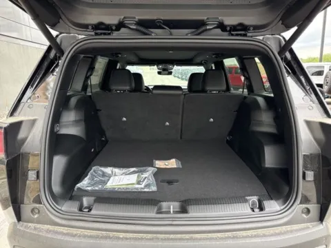 More photos of 2026 Jeep Cherokee Limited at Airport Chrysler Dodge Jeep Ram, MO