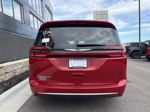More photos of 2026 Chrysler Pacifica Pinnacle at Airport Chrysler Dodge Jeep Ram, MO