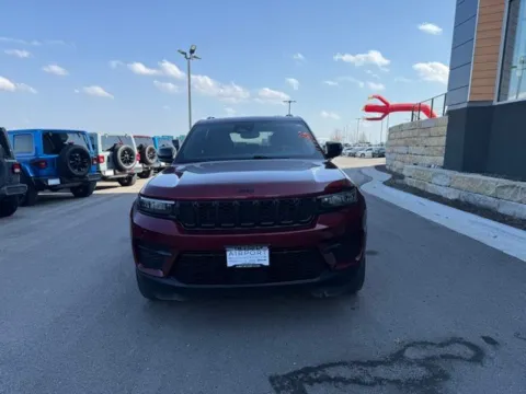 More photos of 2023 Jeep Grand Cherokee Altitude at Airport Chrysler Dodge Jeep Ram, MO