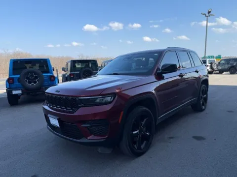 More photos of 2023 Jeep Grand Cherokee Altitude X at Airport Chrysler Dodge Jeep Ram, MO