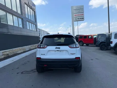 More photos of 2021 Jeep Cherokee Trailhawk at Airport Chrysler Dodge Jeep Ram, MO