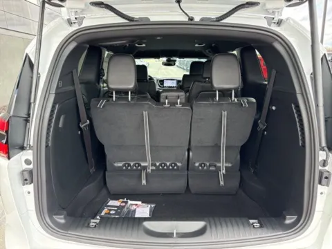 More photos of 2026 Chrysler Pacifica Select at Airport Chrysler Dodge Jeep Ram, MO