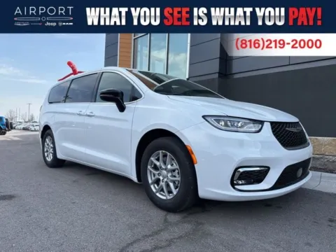 White 2026 Chrysler Pacifica Select for sale in Platte City, MO