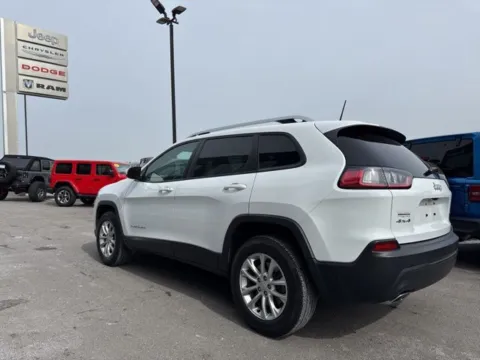 More photos of 2020 Jeep Cherokee Latitude at Airport Chrysler Dodge Jeep Ram, MO