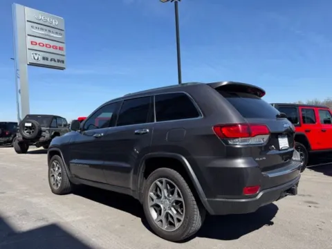 More photos of 2021 Jeep Grand Cherokee Limited at Airport Chrysler Dodge Jeep Ram, MO