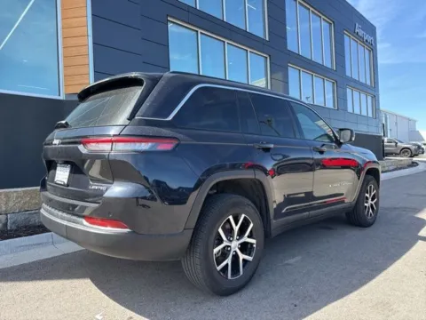 Another view of 2024 Jeep Grand Cherokee Limited for sale in Platte City, MO at Airport Chrysler Dodge Jeep Ram