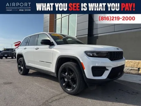 White 2024 Jeep Grand Cherokee Altitude for sale in Platte City, MO