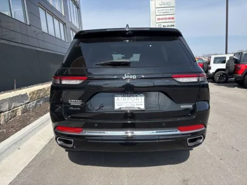More photos of 2022 Jeep Grand Cherokee Overland at Airport Chrysler Dodge Jeep Ram, MO