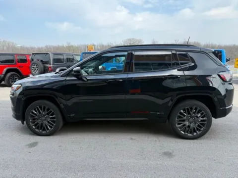 More photos of 2022 Jeep Compass High Altitude at Airport Chrysler Dodge Jeep Ram, MO