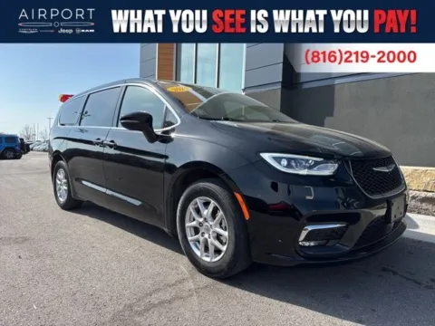 Black 2024 Chrysler Pacifica Touring for sale in Platte City, MO