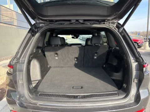 More photos of 2024 Jeep Grand Cherokee Limited at Airport Chrysler Dodge Jeep Ram, MO