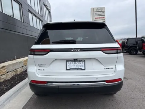 More photos of 2023 Jeep Grand Cherokee Limited at Airport Chrysler Dodge Jeep Ram, MO