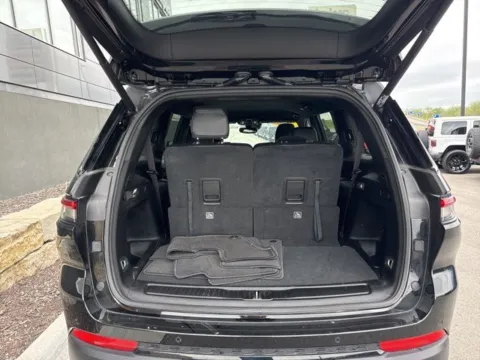 More photos of 2024 Jeep Grand Cherokee L Limited at Airport Chrysler Dodge Jeep Ram, MO