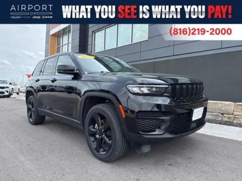 Black 2023 Jeep Grand Cherokee Altitude for sale in Platte City, MO