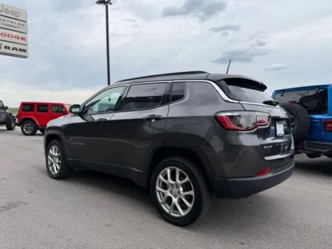 More photos of 2023 Jeep Compass Latitude Lux at Airport Chrysler Dodge Jeep Ram, MO
