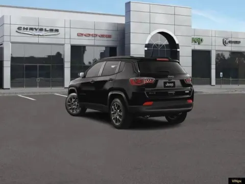 More photos of 2026 Jeep Compass Latitude at Airport Chrysler Dodge Jeep Ram, MO