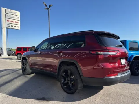 More photos of 2023 Jeep Grand Cherokee L Limited at Airport Chrysler Dodge Jeep Ram, MO