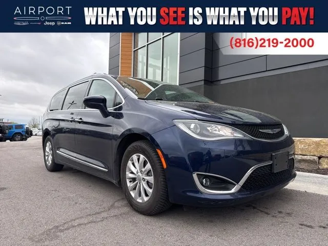 Blue 2018 Chrysler Pacifica Touring L for sale in Platte City, MO