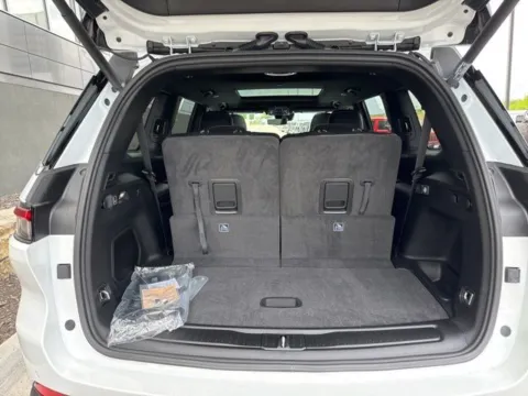 More photos of 2026 Jeep Grand Cherokee L Limited at Airport Chrysler Dodge Jeep Ram, MO