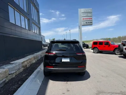 More photos of 2023 Jeep Grand Cherokee Altitude X at Airport Chrysler Dodge Jeep Ram, MO