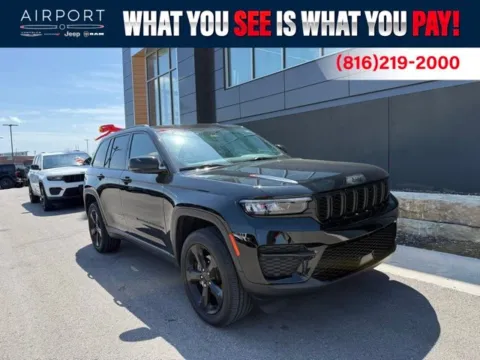 Black 2023 Jeep Grand Cherokee Altitude X for sale in Platte City, MO