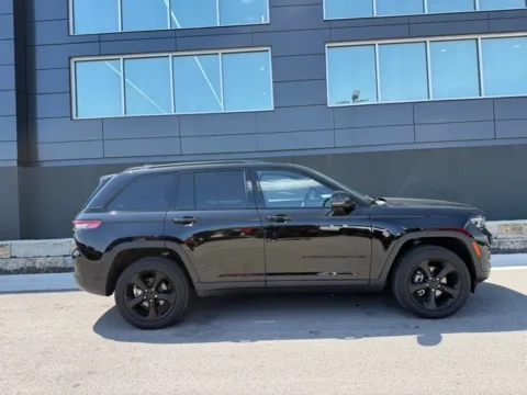 Photos of 2023 Jeep Grand Cherokee Altitude X for sale in Platte City, MO at Airport Chrysler Dodge Jeep Ram