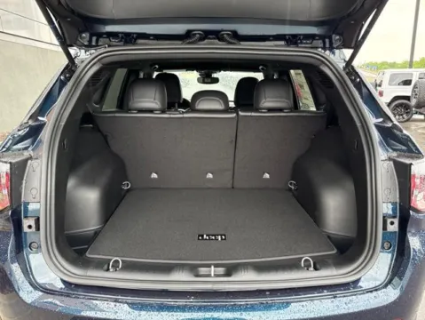 More photos of 2026 Jeep Compass Latitude at Airport Chrysler Dodge Jeep Ram, MO