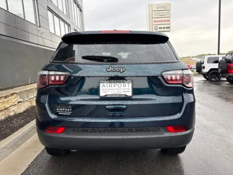 More photos of 2026 Jeep Compass Latitude at Airport Chrysler Dodge Jeep Ram, MO