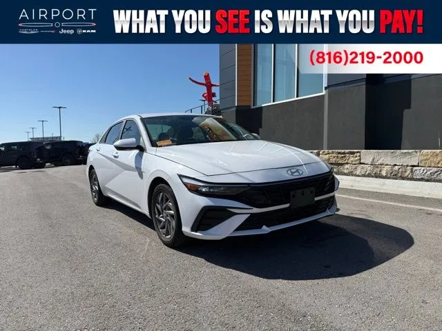 White 2024 Hyundai Elantra SEL for sale in Platte City, MO