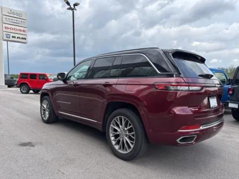 More photos of 2024 Jeep Grand Cherokee Summit at Airport Chrysler Dodge Jeep Ram, MO