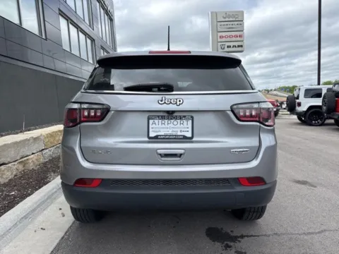 More photos of 2020 Jeep Compass Latitude at Airport Chrysler Dodge Jeep Ram, MO