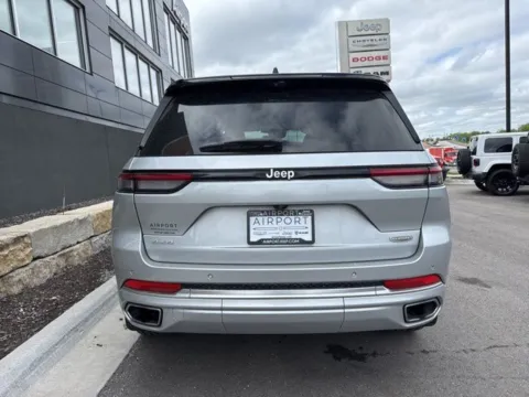More photos of 2025 Jeep Grand Cherokee Summit at Airport Chrysler Dodge Jeep Ram, MO