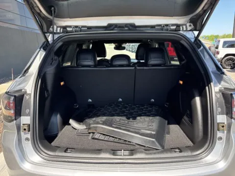 More photos of 2023 Jeep Compass Limited at Airport Chrysler Dodge Jeep Ram, MO