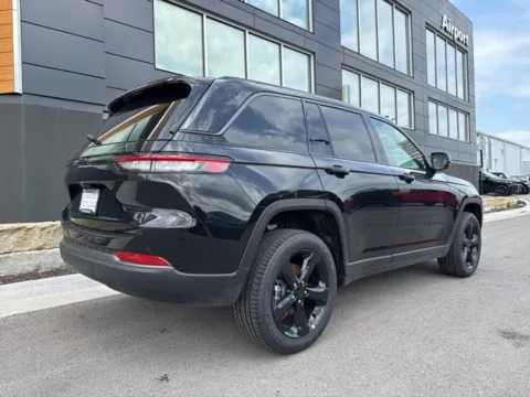 Another view of 2026 Jeep Grand Cherokee Limited for sale in Platte City, MO at Airport Chrysler Dodge Jeep Ram
