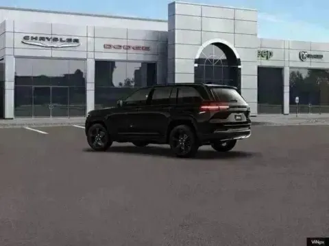 More photos of 2026 Jeep Grand Cherokee Limited at Airport Chrysler Dodge Jeep Ram, MO