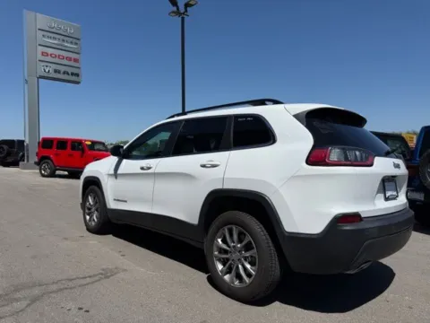 More photos of 2022 Jeep Cherokee Latitude Lux at Airport Chrysler Dodge Jeep Ram, MO